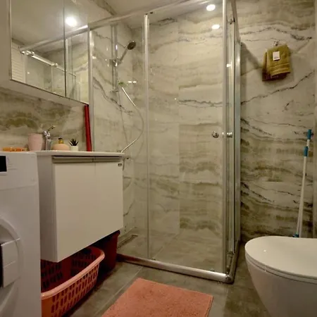 2 Apartment *
